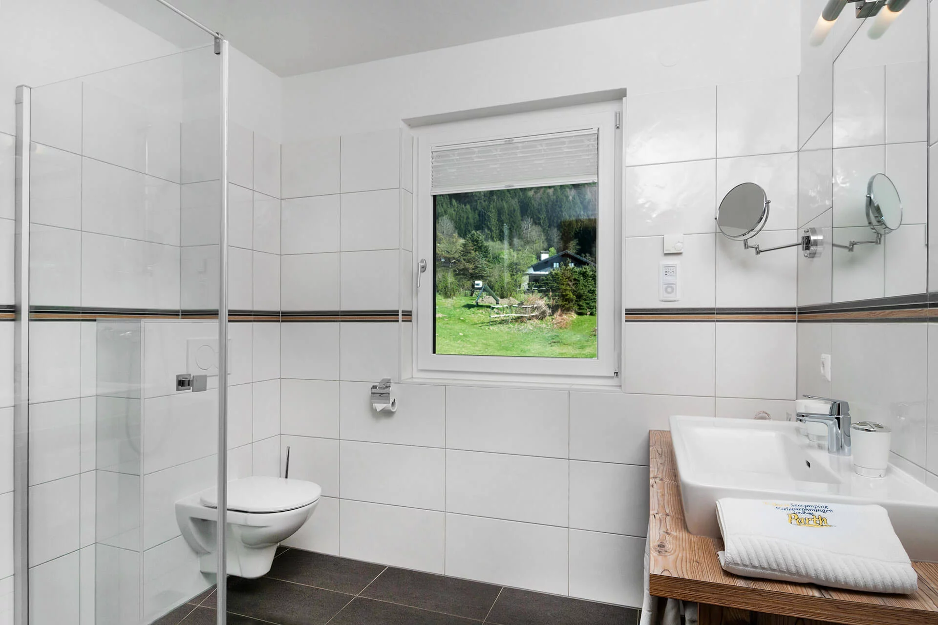 Hotel-Doppelzimmer-Bad