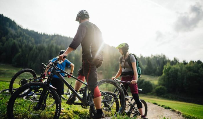 LOWRES_00000061918_Flowgartner-Trail-lake-bike_Region-Villach-Tourismus-GmbH_Martin-Hofmann